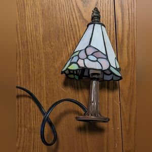 Mini tabletop tiffany inspired lamp